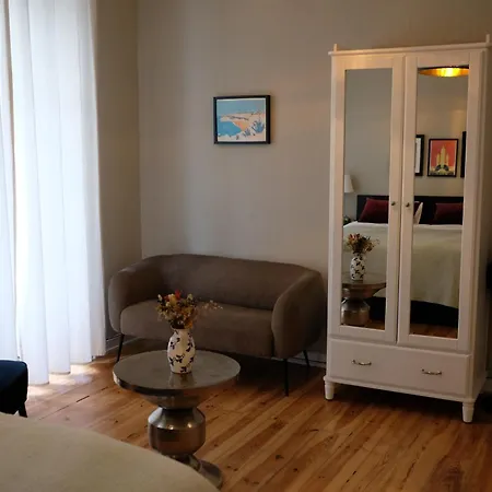 Portugal Here I - Herois De Quionga * Lisboa