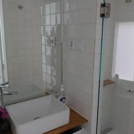 Daire Portugal Here I - Herois De Quionga Lisboa